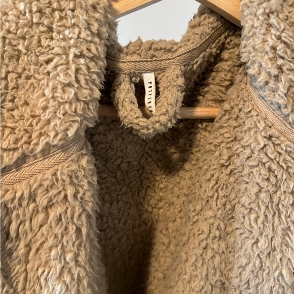 Pottery Barn Tan Sherpa Robe with Hood and Belt OS - Picture 6 of 9